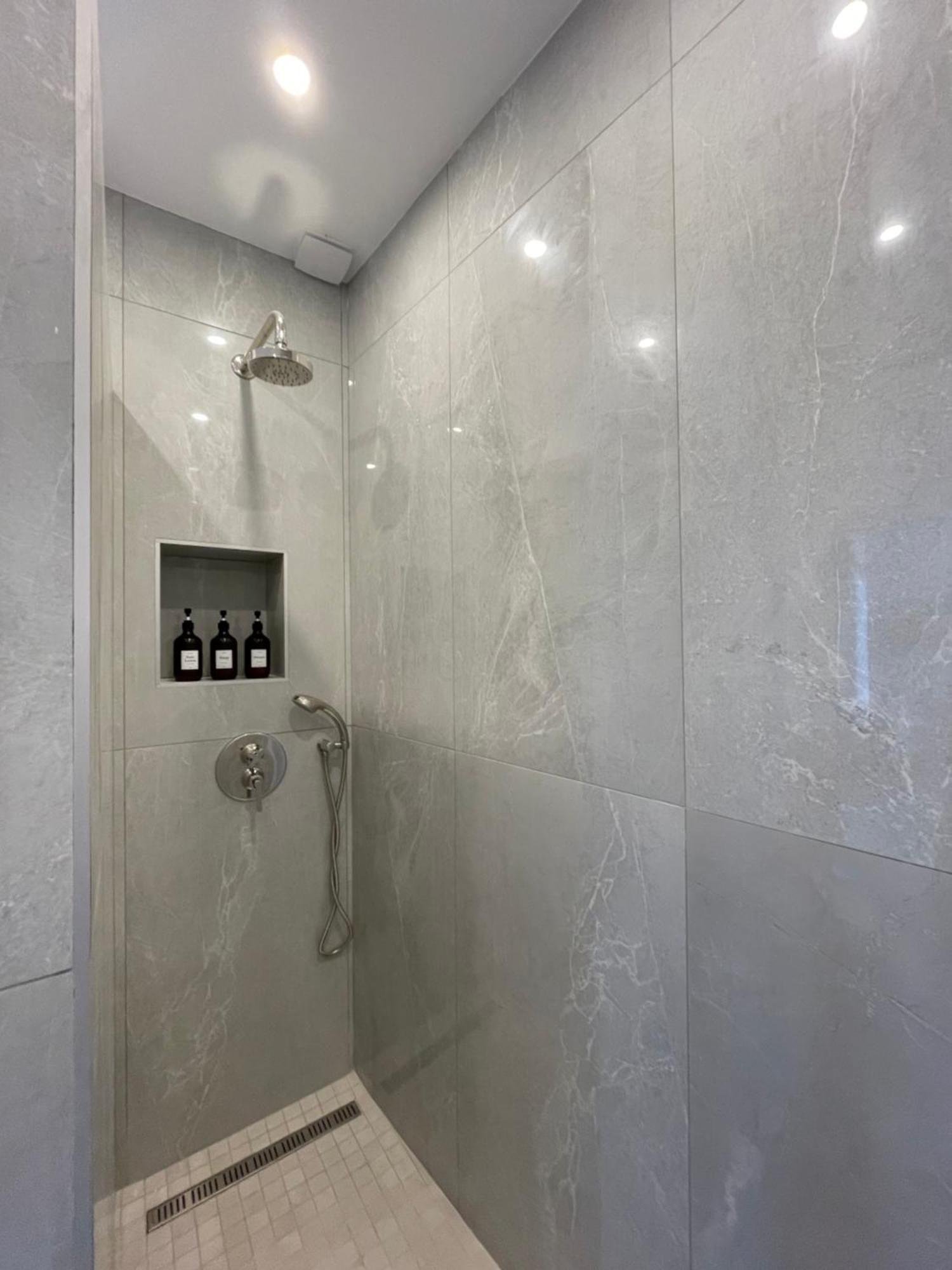 קאן Appartement 33 M2 Comme Une Junior Suite - Vue Port Et Palais Des Festivals מראה חיצוני תמונה